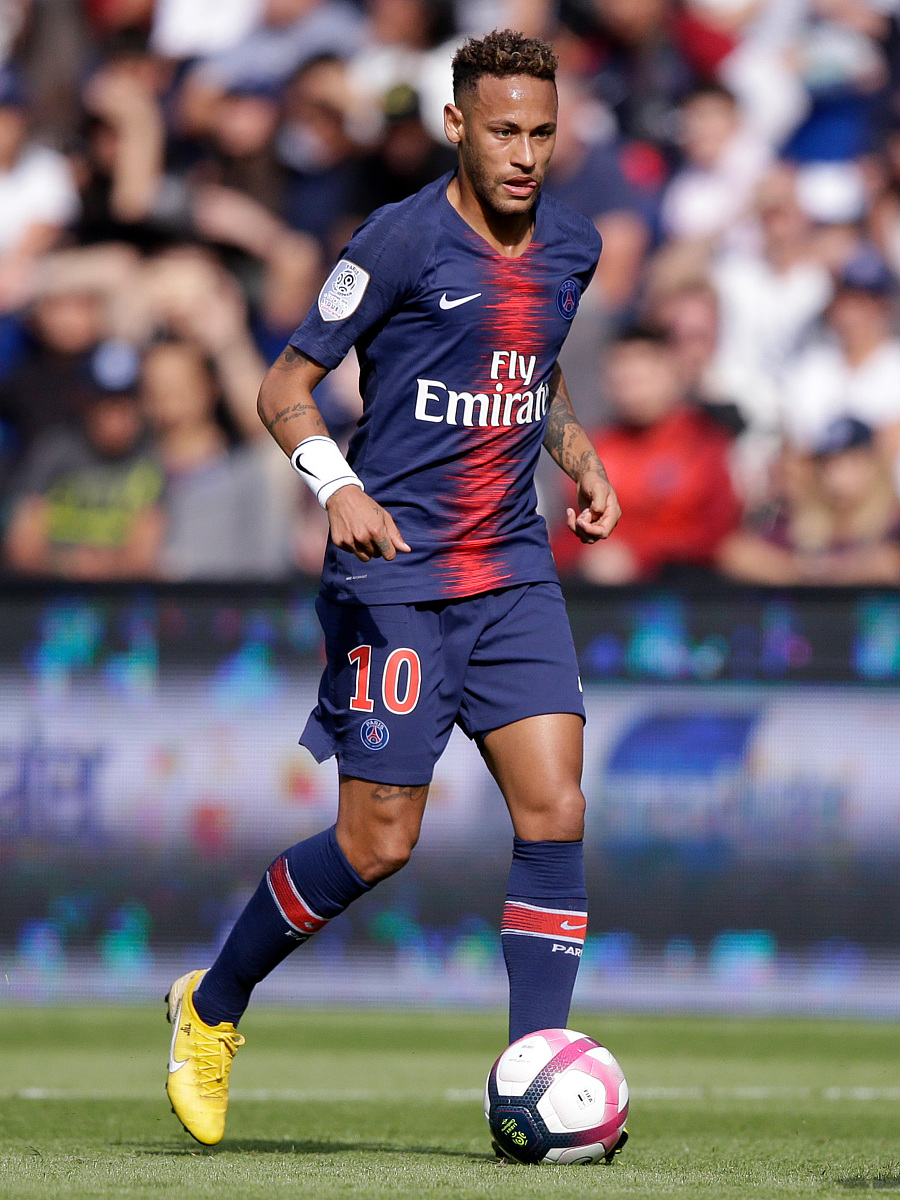 他在定位球 他在定位球